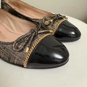 STUART WEITZMAN! Black patent toe and metallic ballet flat
